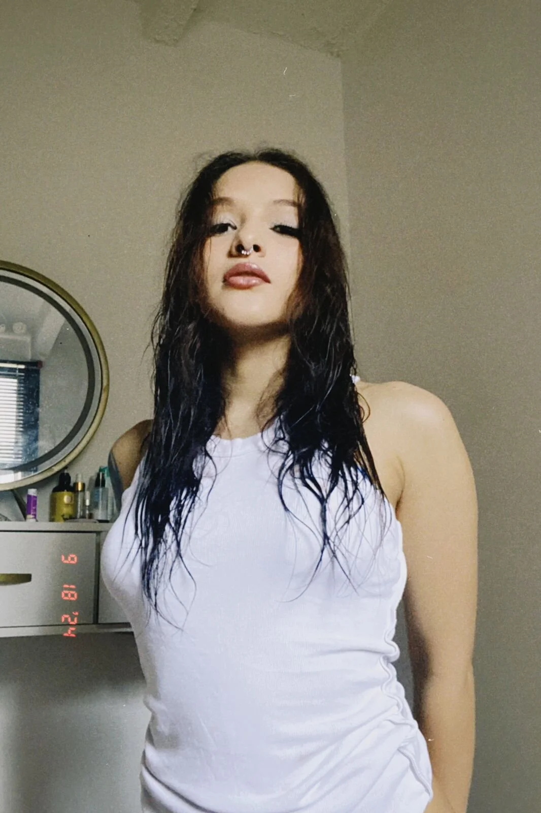 XXX Porn Photo of Nude honeey_ 9
