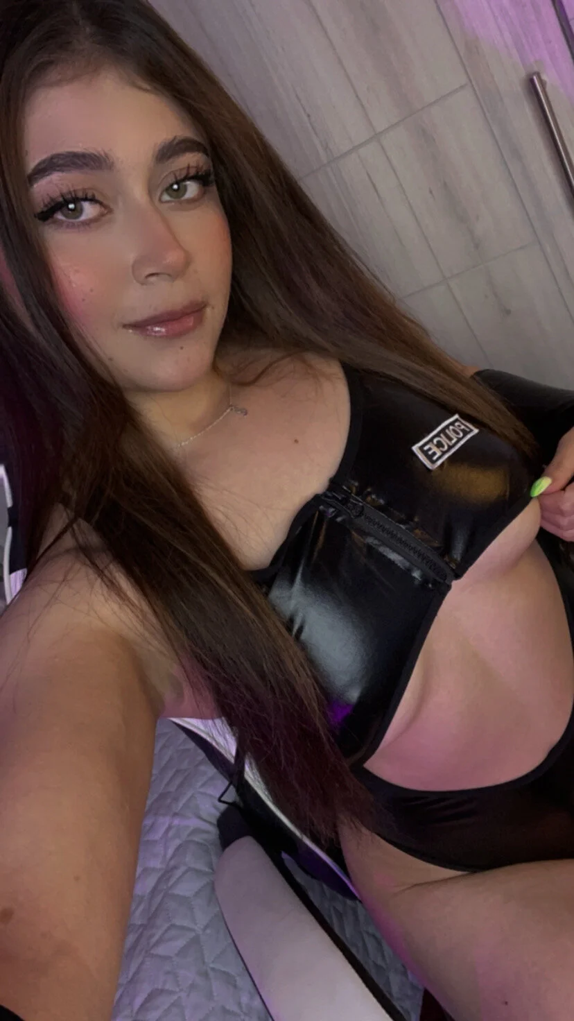 XXX Porn Photo of Nude babesamanta 16
