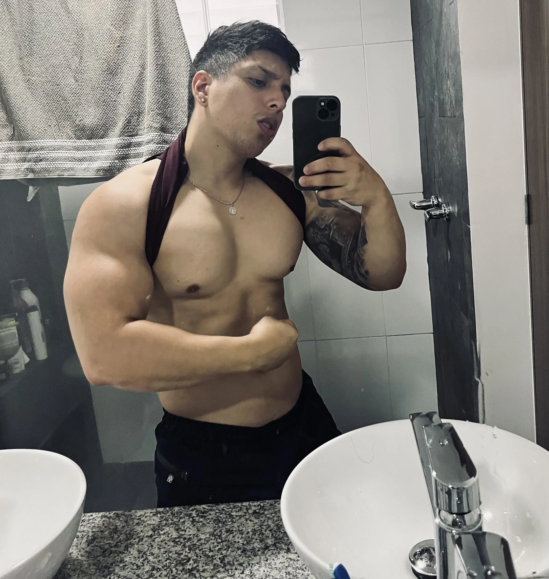 XXX Porn Photo of Nude appolo_allen 4