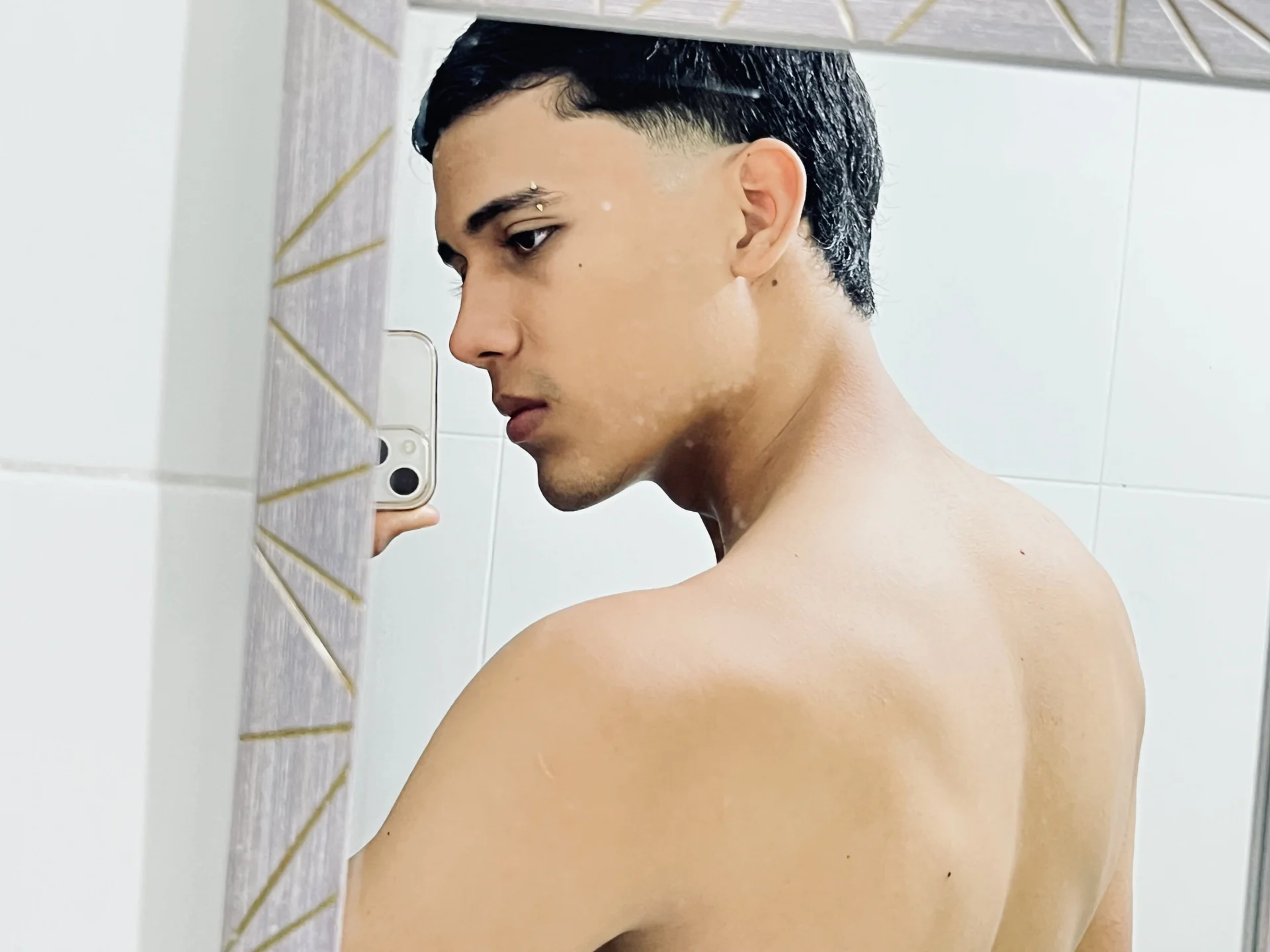 XXX Porn Photo of Nude Adrian_0110 4