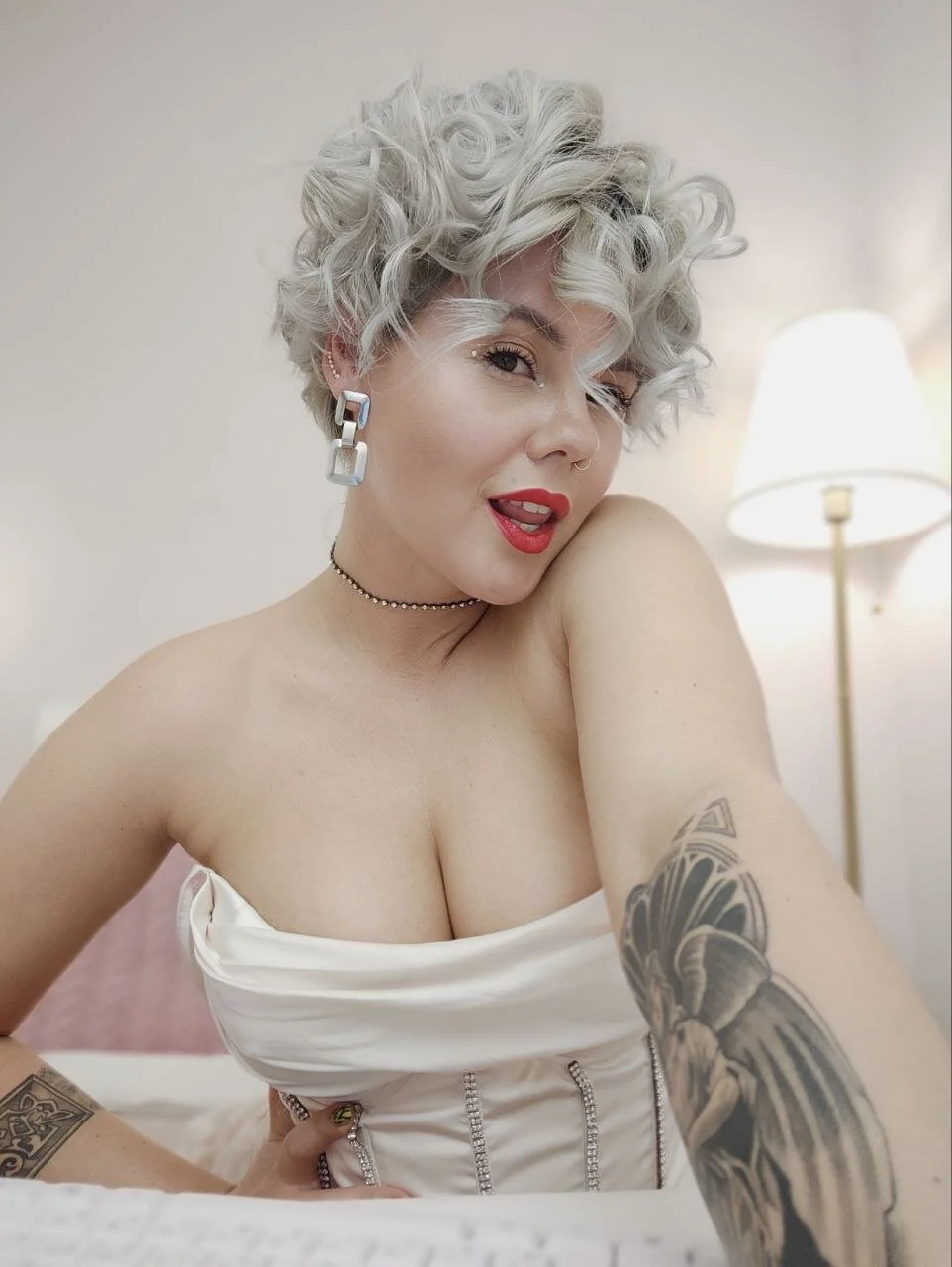 XXX Porn Photo of Nude Lady_AliBi 13