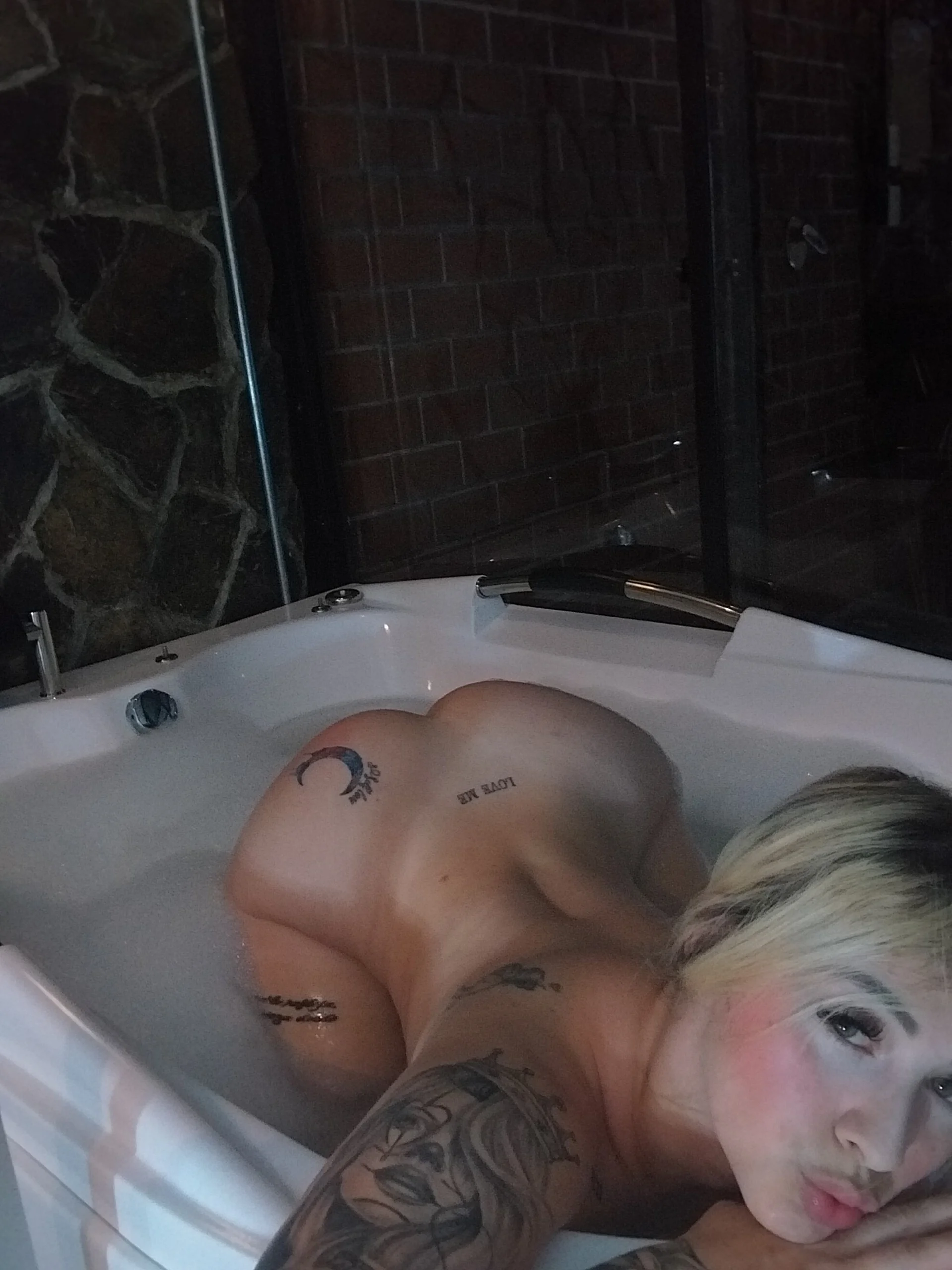 XXX Porn Photo of Nude kimjonnes01 1