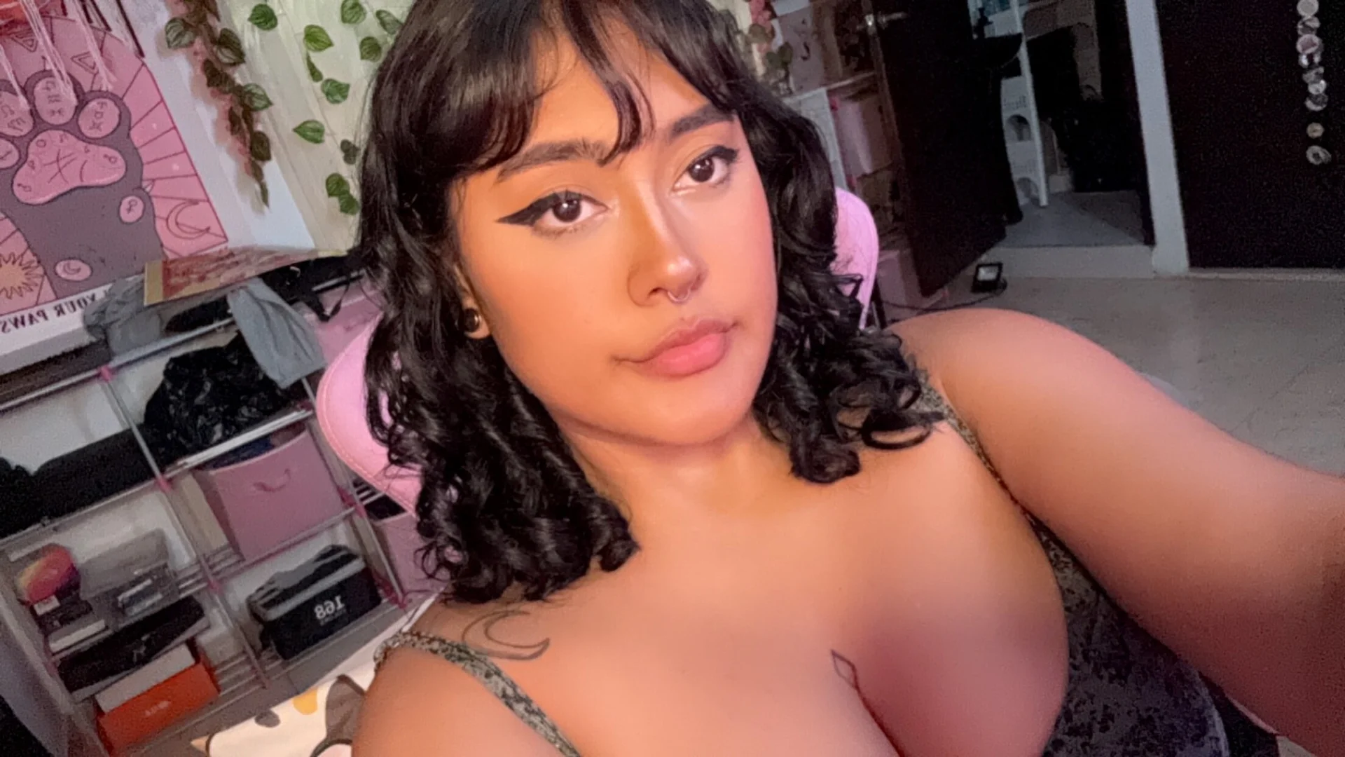 XXX Porn Photo of Nude pawmistry 7