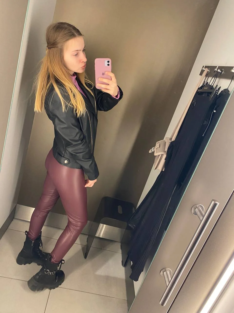 XXX Porn Photo of Nude JuiliOnesunray 6