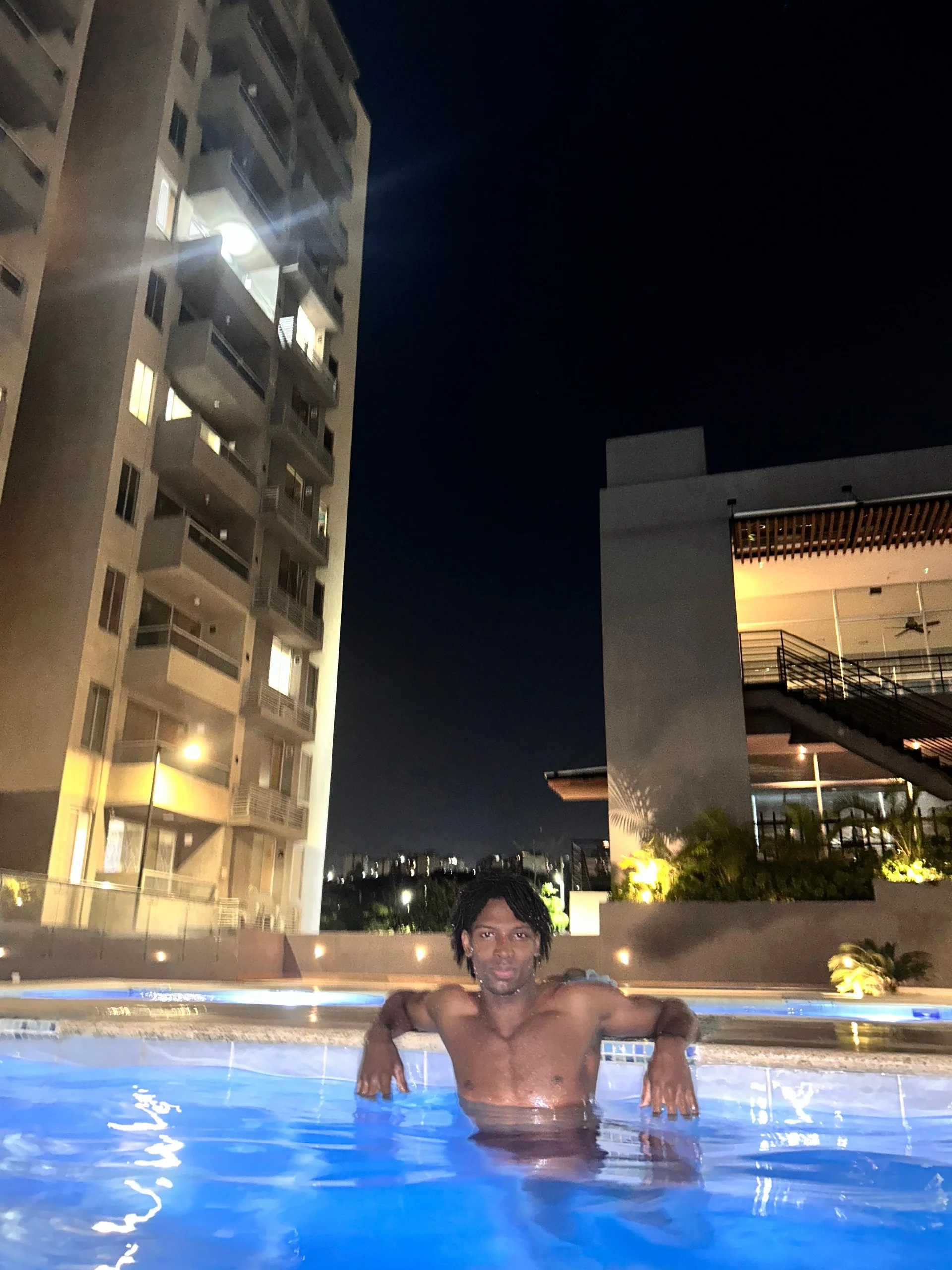 XXX Porn Photo of Nude tau_montes 2
