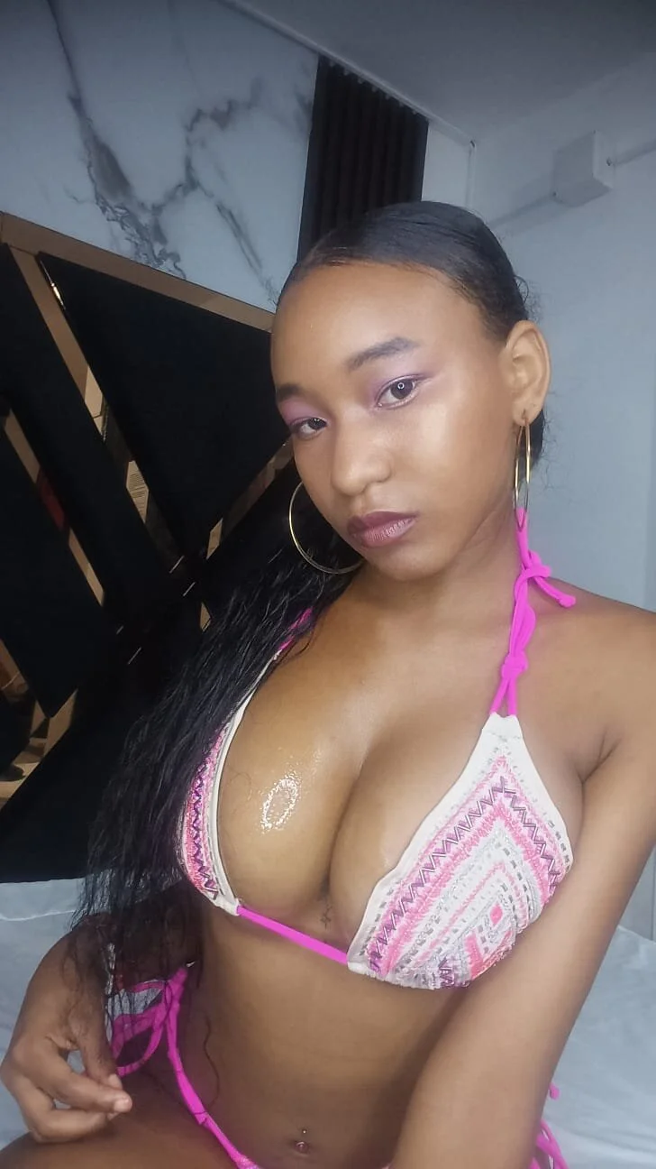 XXX Porn Photo of Nude litte_ebonyx 40