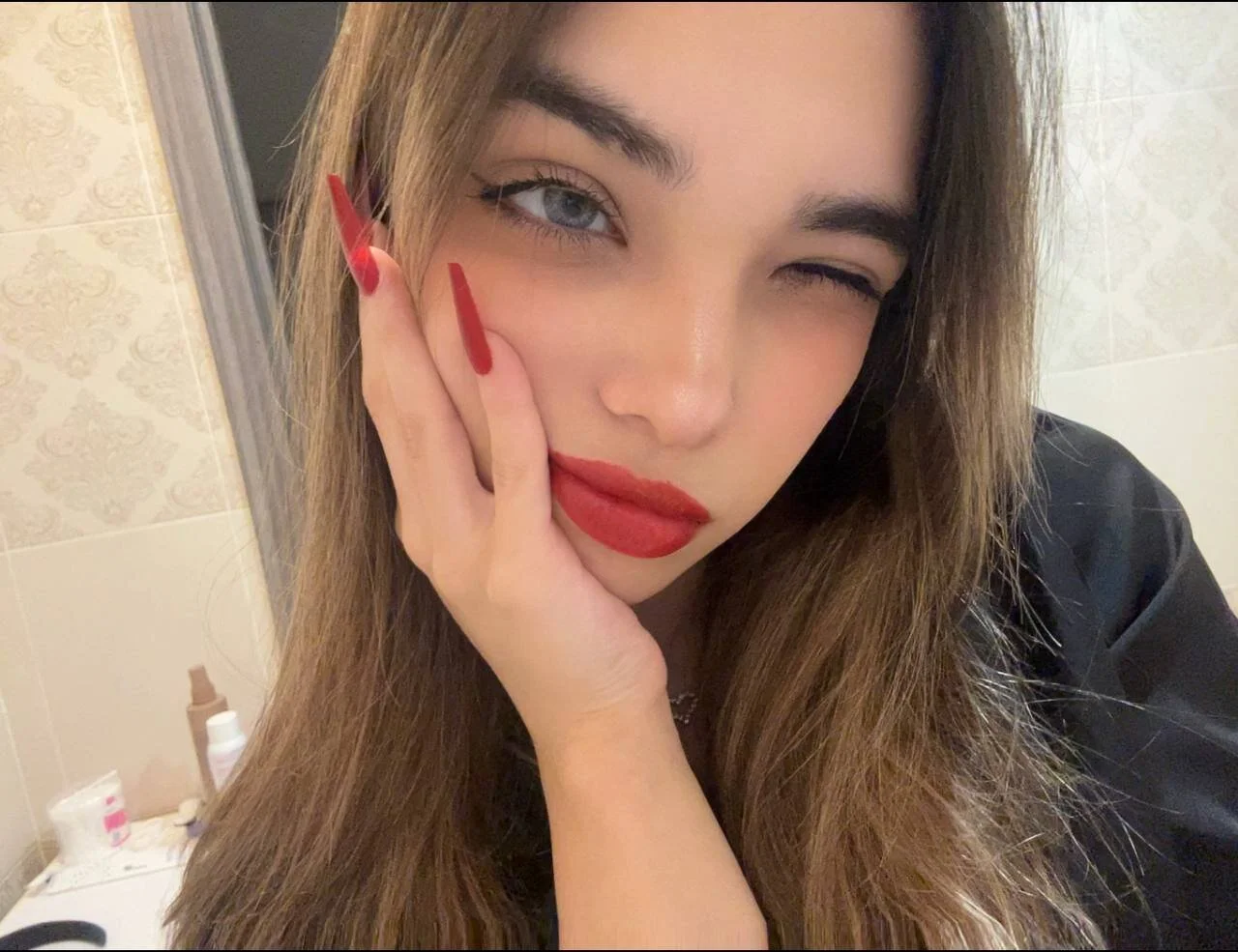 XXX Porn Photo of Nude Cutie_VaIery 1