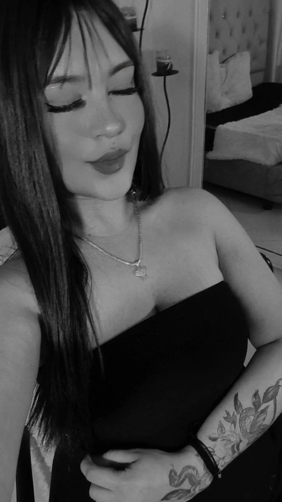 XXX Porn Photo of Nude Jolie_price 69