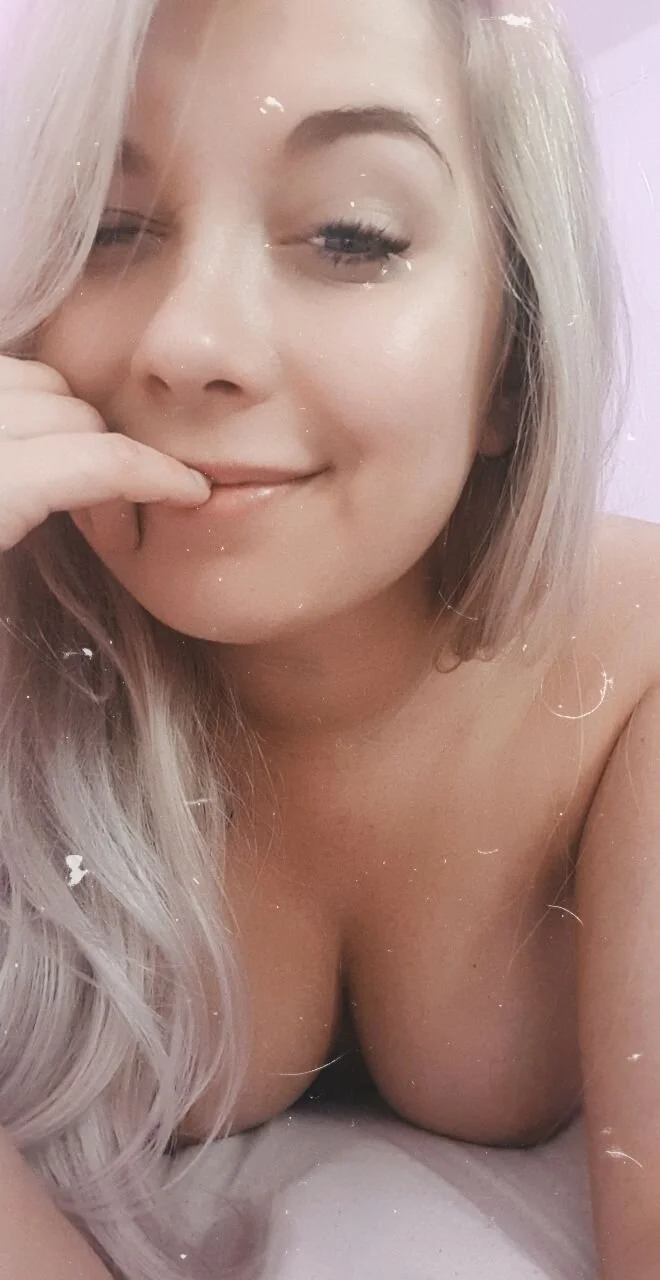 XXX Porn Photo of Nude CherryAuroraa 2