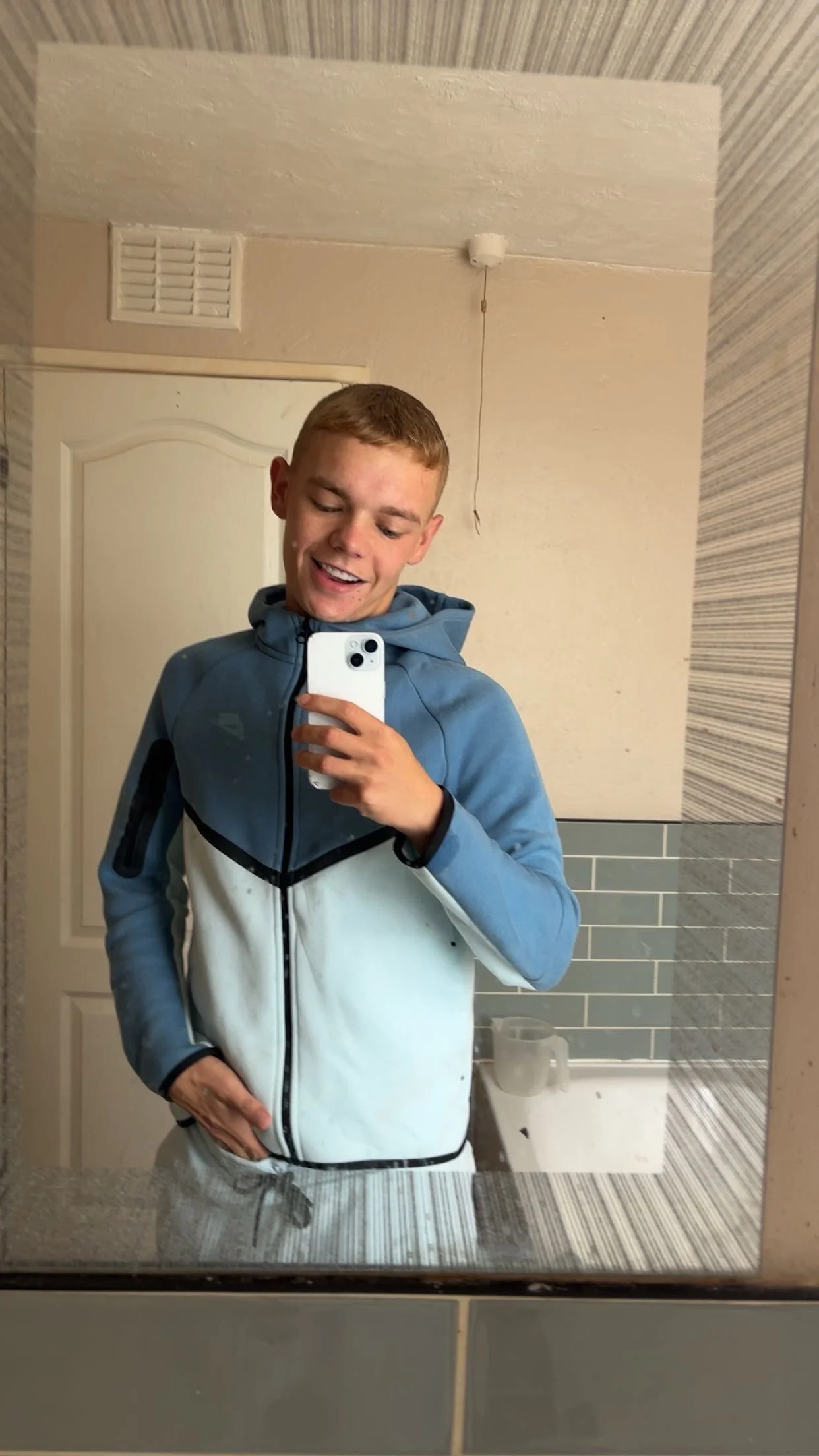 XXX Porn Photo of Nude Ricowhiteteeth 2