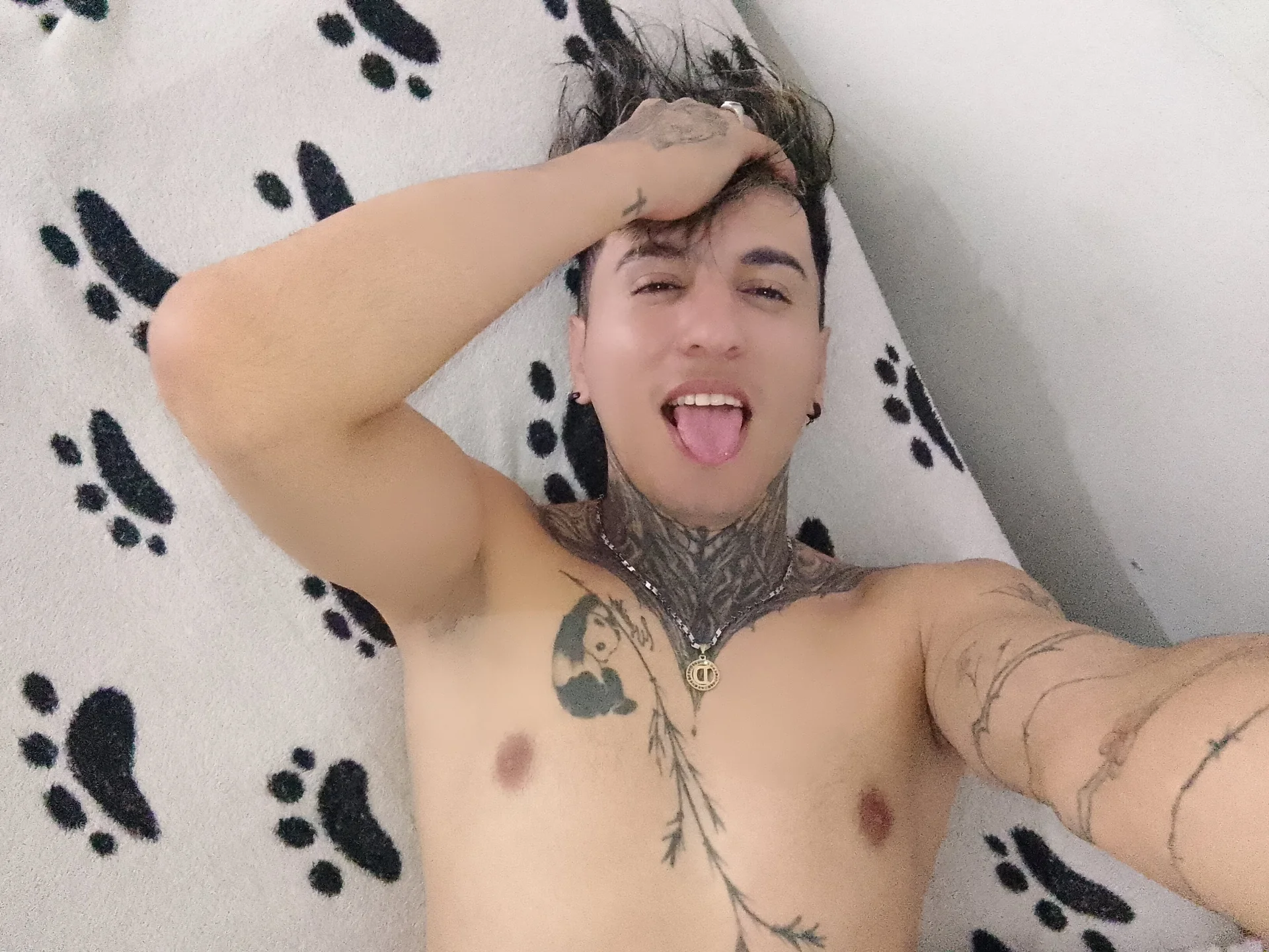 XXX Porn Photo of Nude ANDRES_URRIETA 14