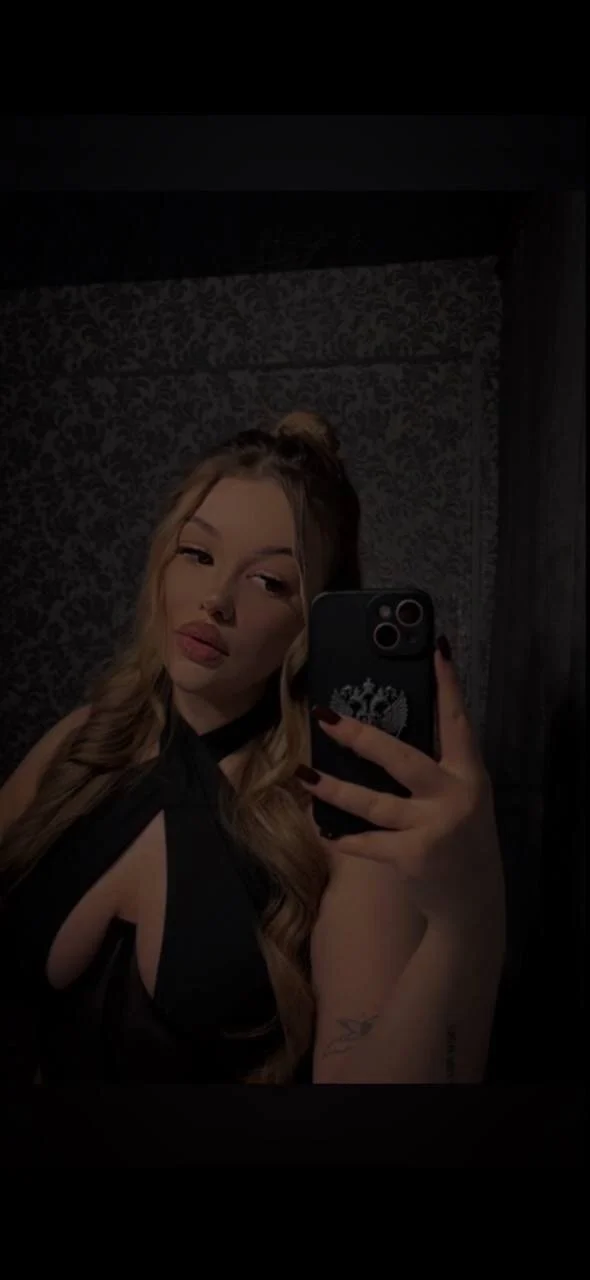 XXX Porn Photo of Nude AmeliePeach 3