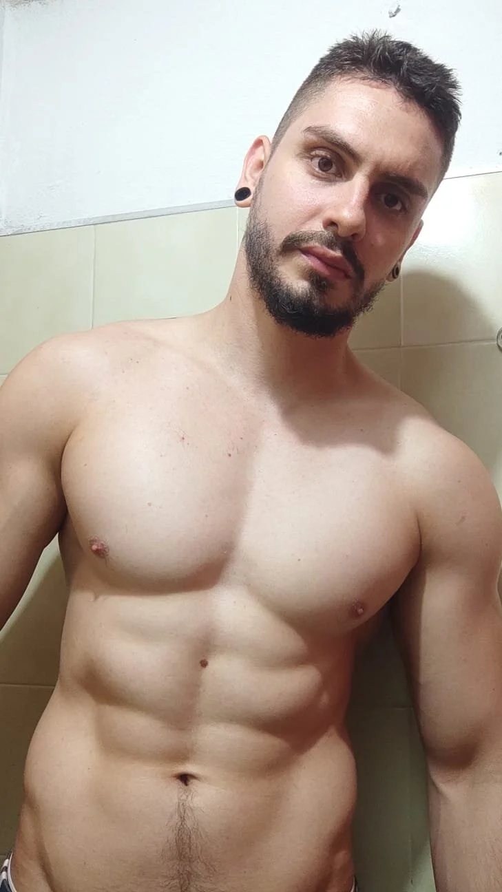XXX Porn Photo of Nude Aaron_kwok28 17