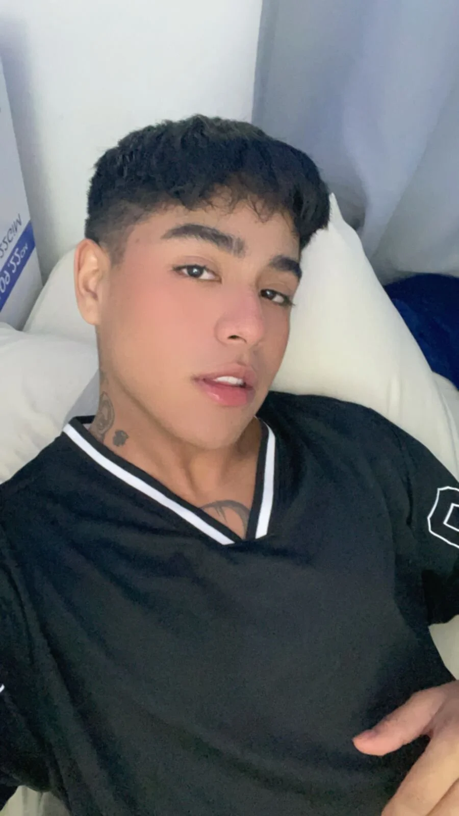 XXX Porn Photo of Nude kiing_azahell 5