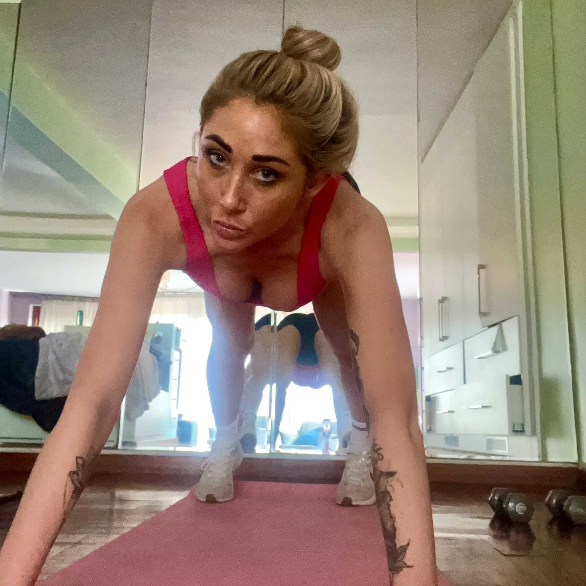 XXX Porn Photo of Nude MirrorMia 2