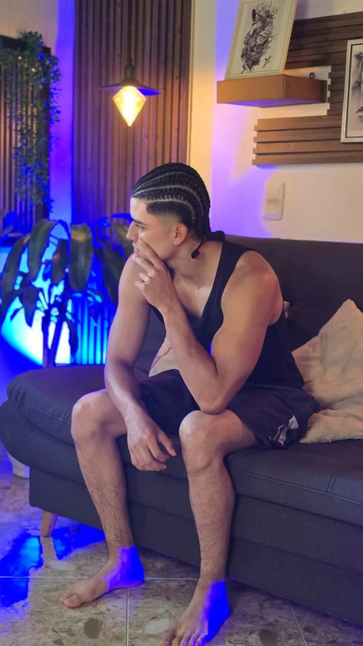 XXX Porn Photo of Nude elliot_colton 5