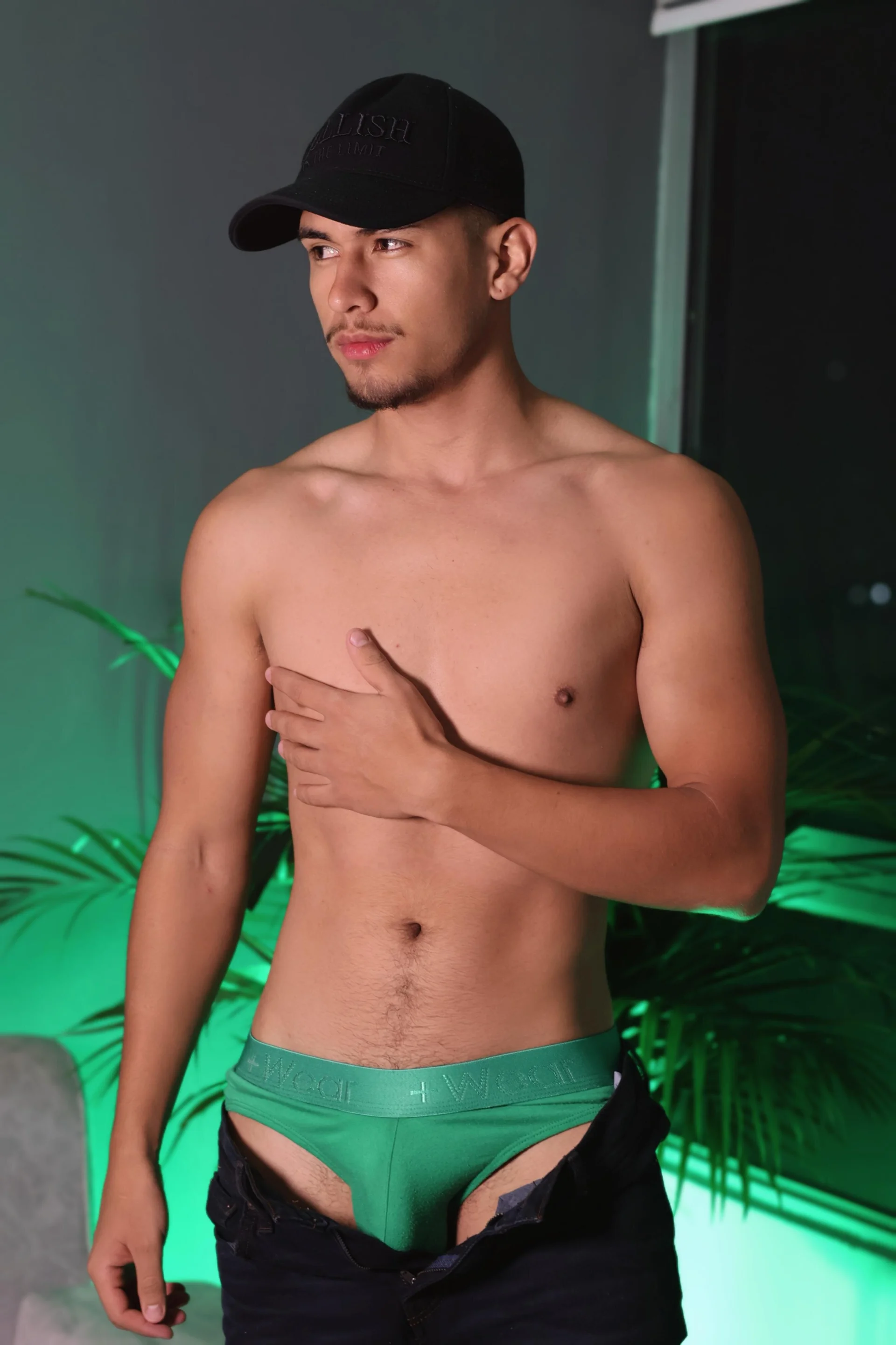 XXX Porn Photo of Nude Aaronfox_x 59