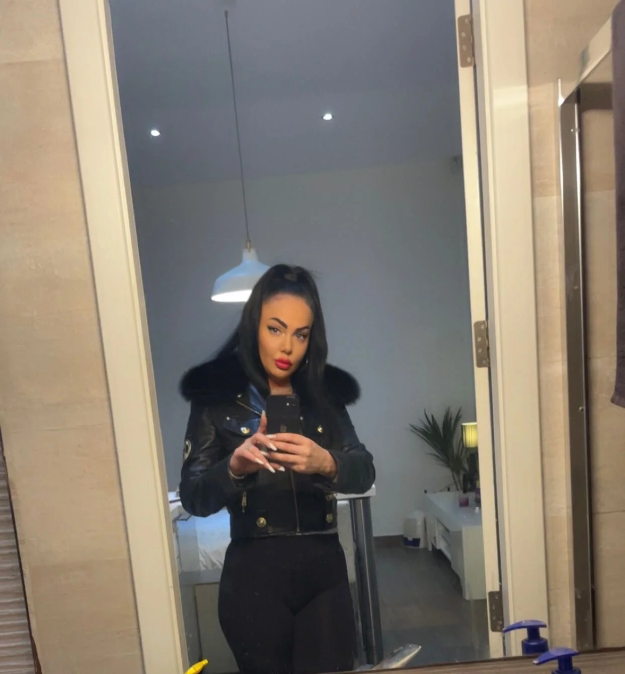 XXX Porn Photo of Nude MissPolefire 2
