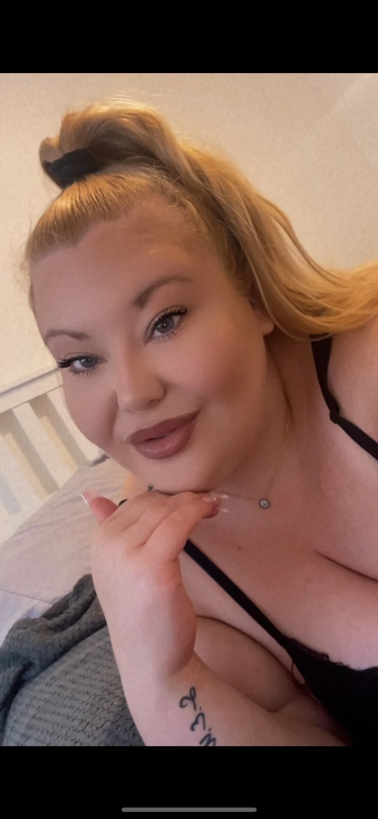 XXX Porn Photo of Nude Busty-BBW-Emilie 3
