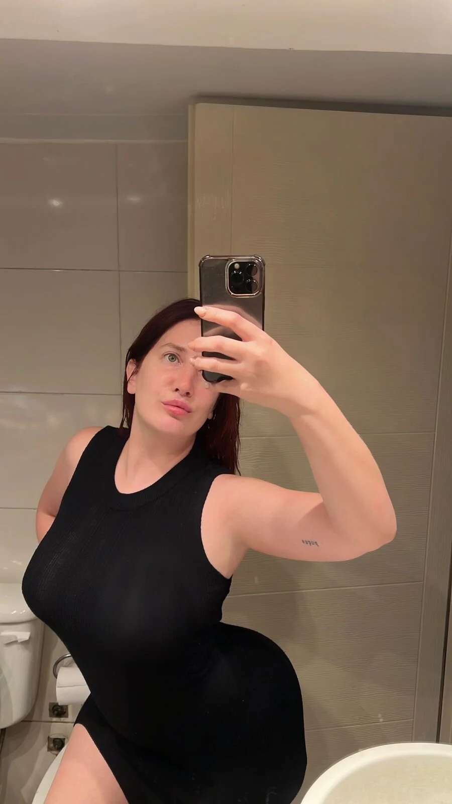 XXX Porn Photo of Nude campanitaaanahi 24