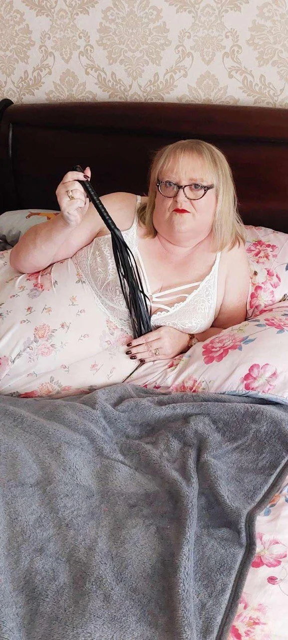 XXX Porn Photo of Nude Curvy-Irish-CrystalX 14