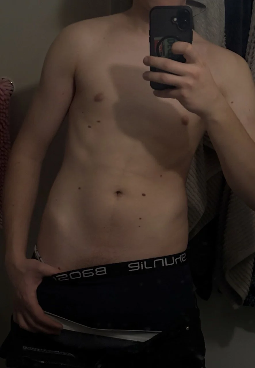 XXX Porn Photo of Nude right-on-me 1
