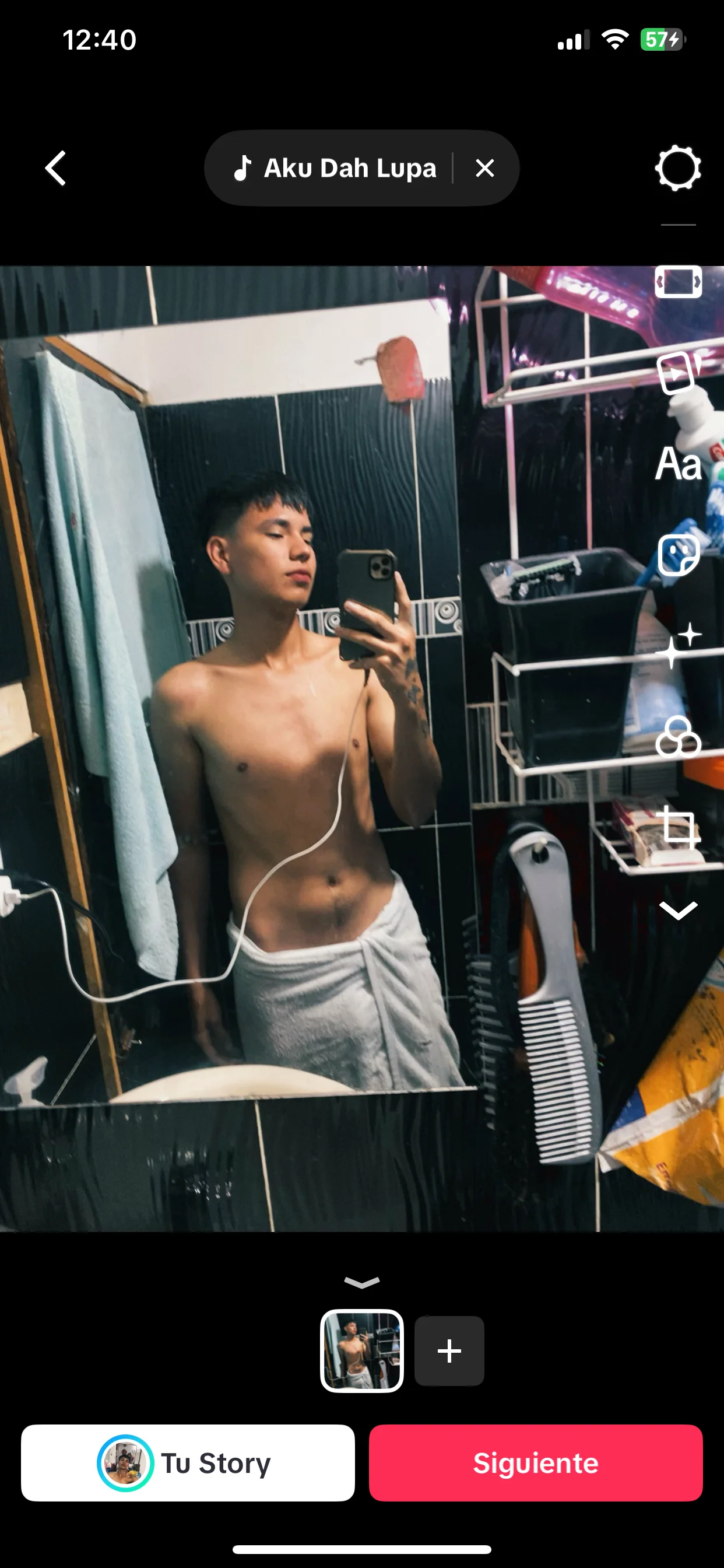XXX Porn Photo of Nude smeltboys 2