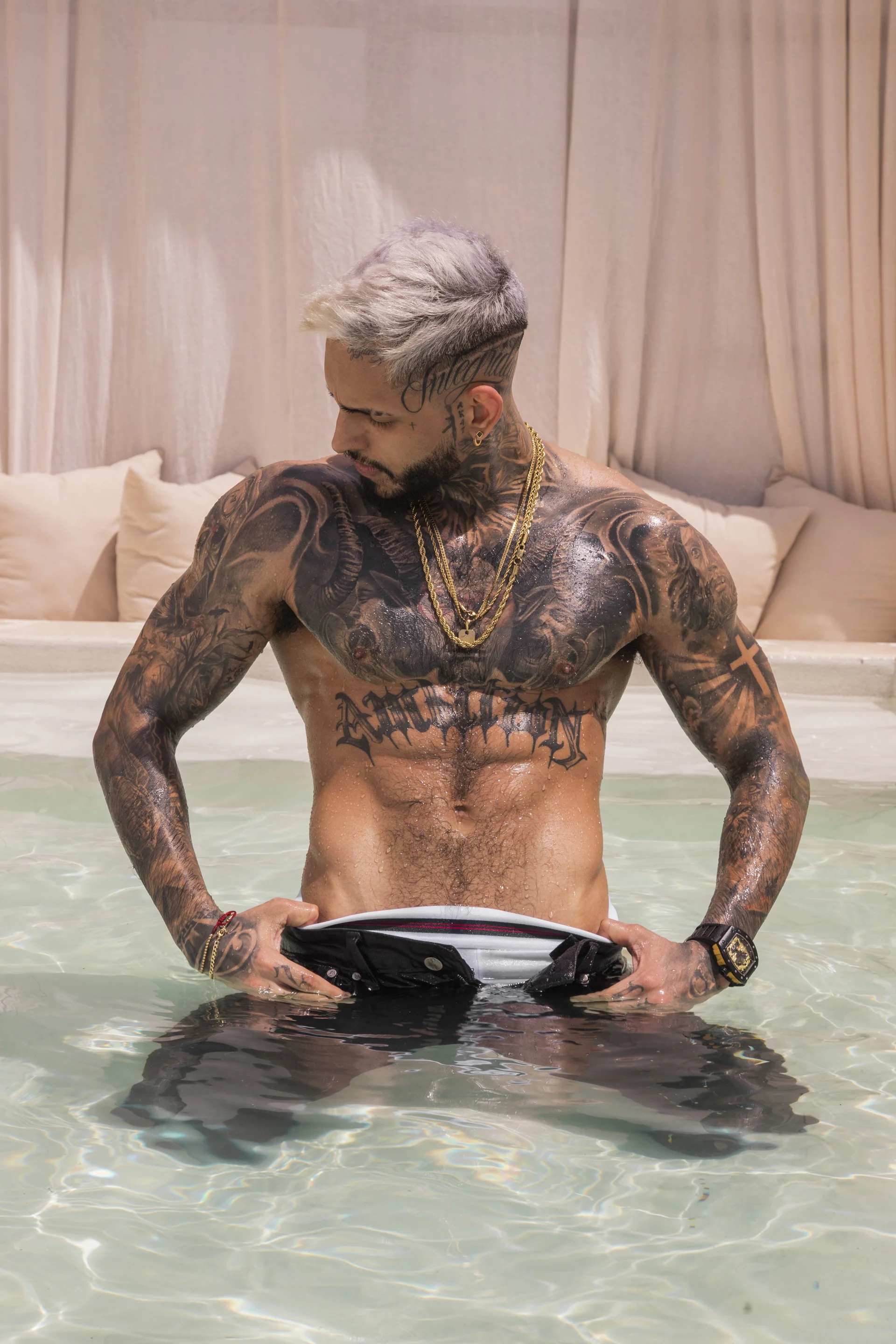 XXX Porn Photo of Nude logan_hugh8 1