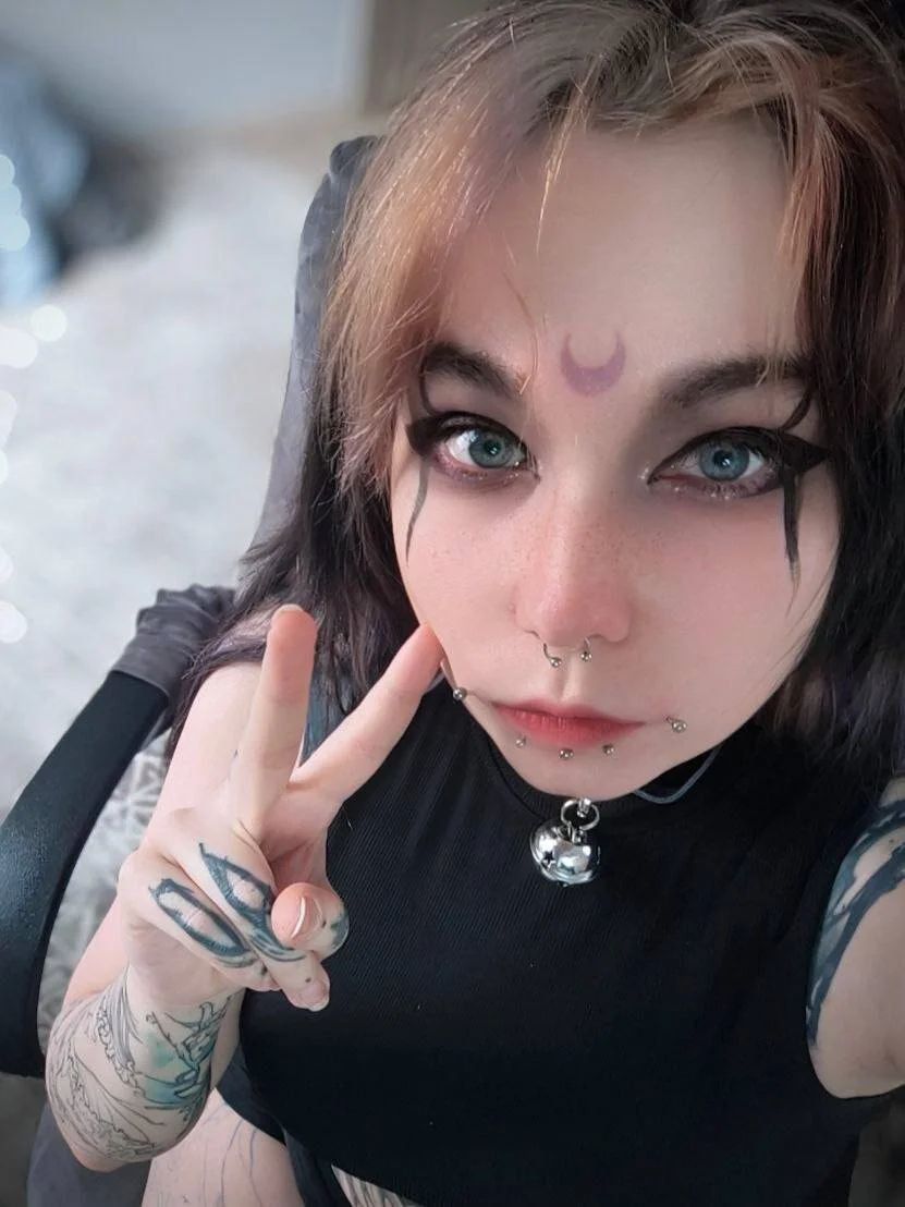 XXX Porn Photo of Nude HighelikeGirl 15