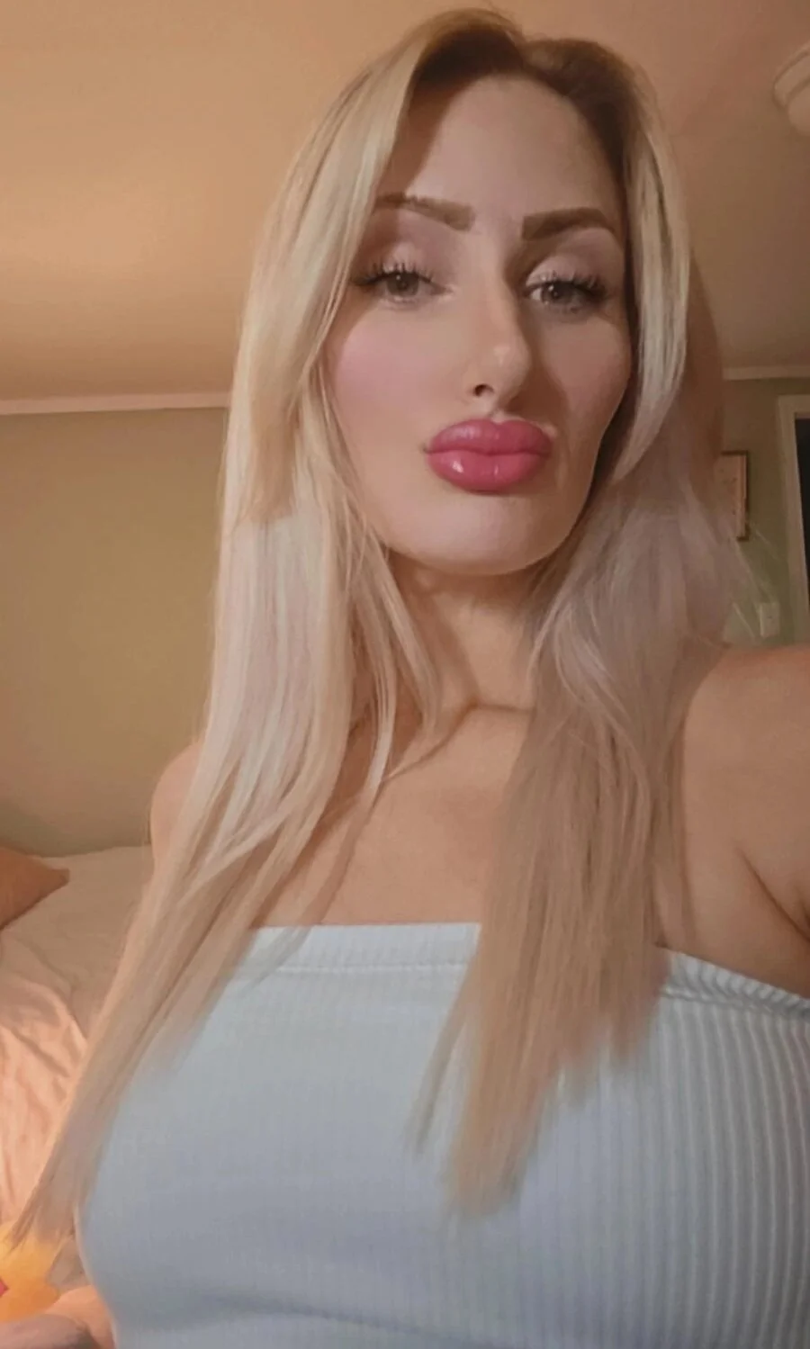 XXX Porn Photo of Nude blondeGia143 13
