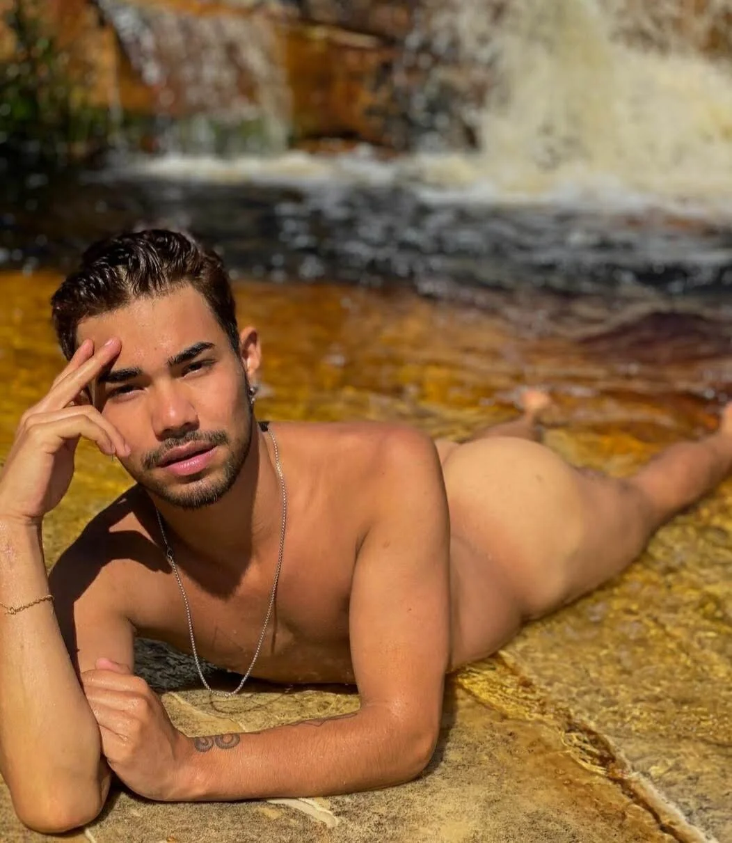 XXX Porn Photo of Nude guitwink 6
