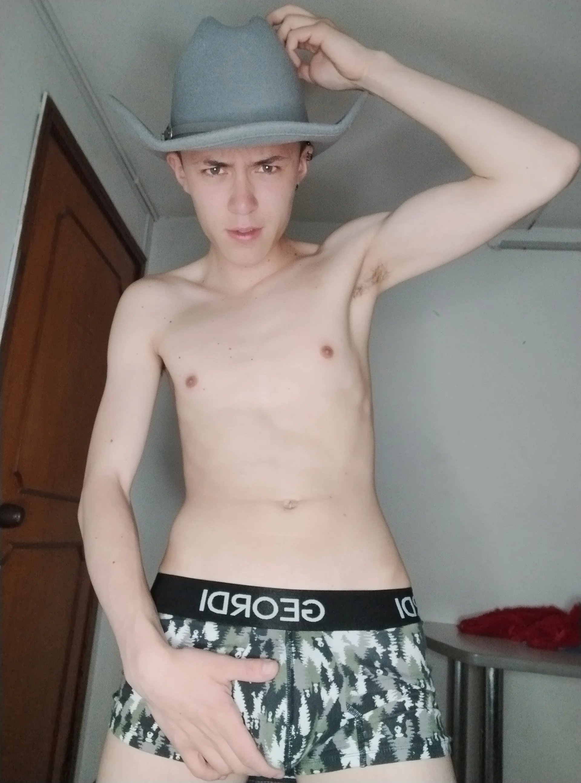XXX Porn Photo of Nude Elian_Cooper 16