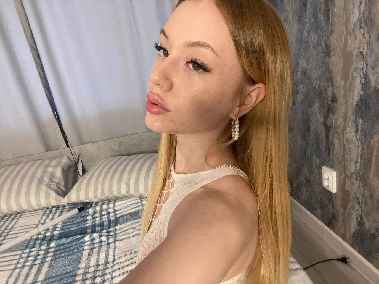 XXX Porn Photo of Nude GoldenHourr 4