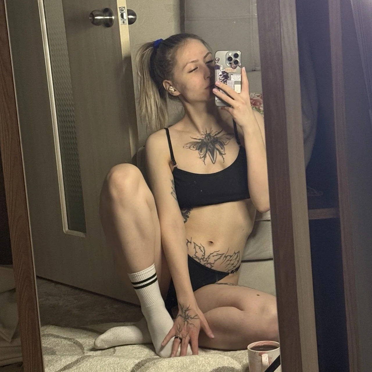 XXX Porn Photo of Nude BlondeBun 15