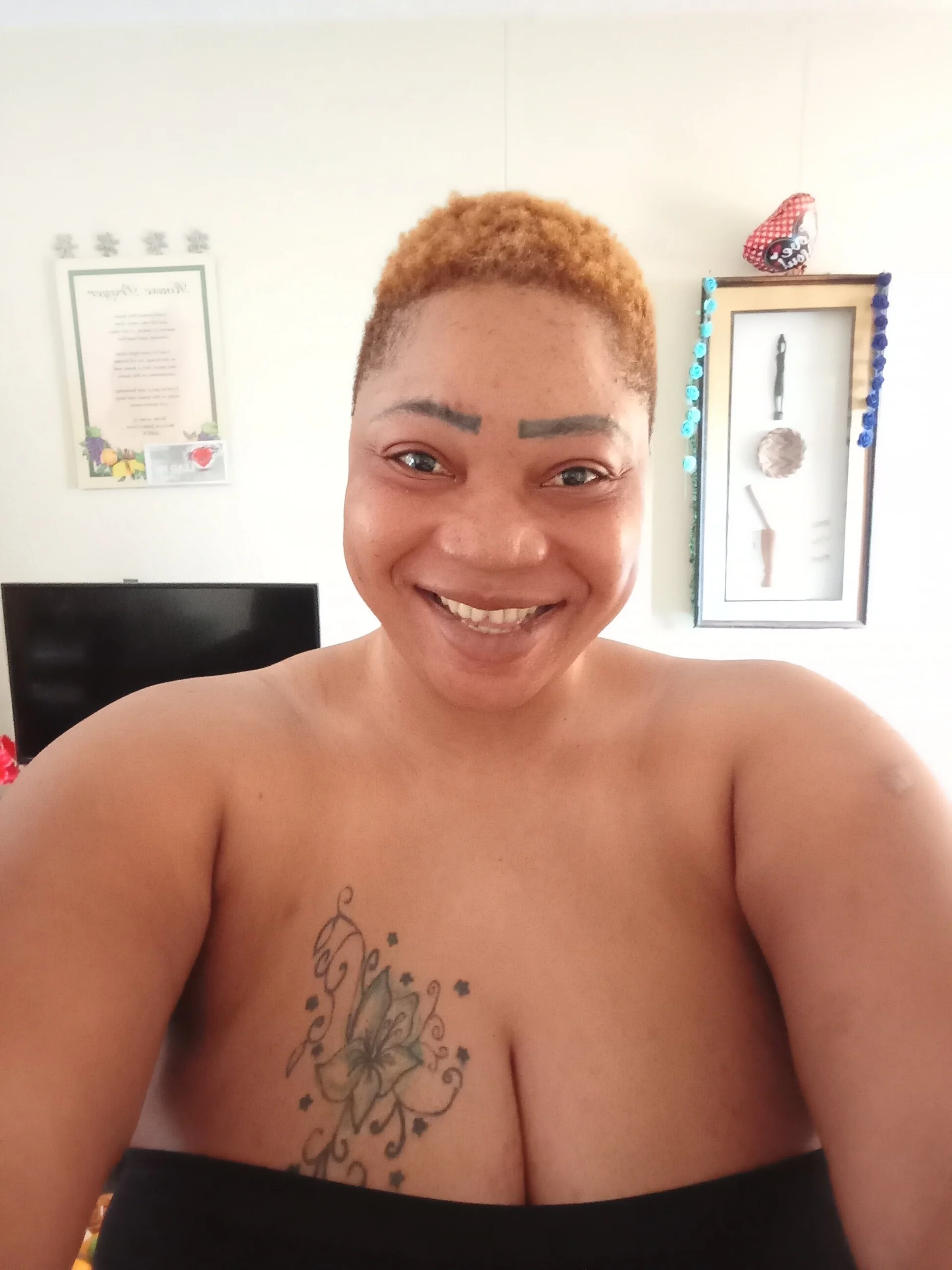 XXX Porn Photo of Nude HUMONGUOUSTITSS 3