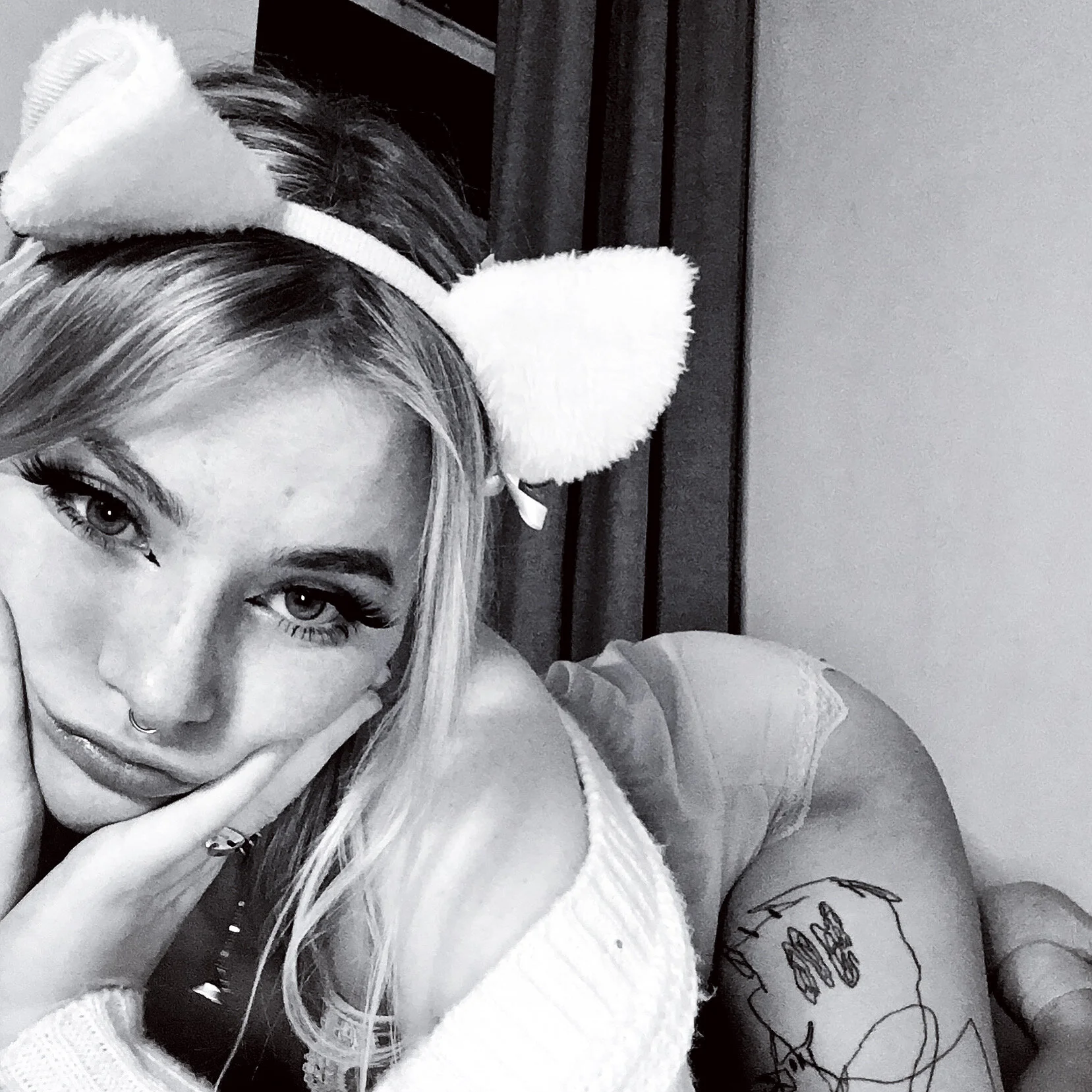 XXX Porn Photo of Nude April_LoveUK 3