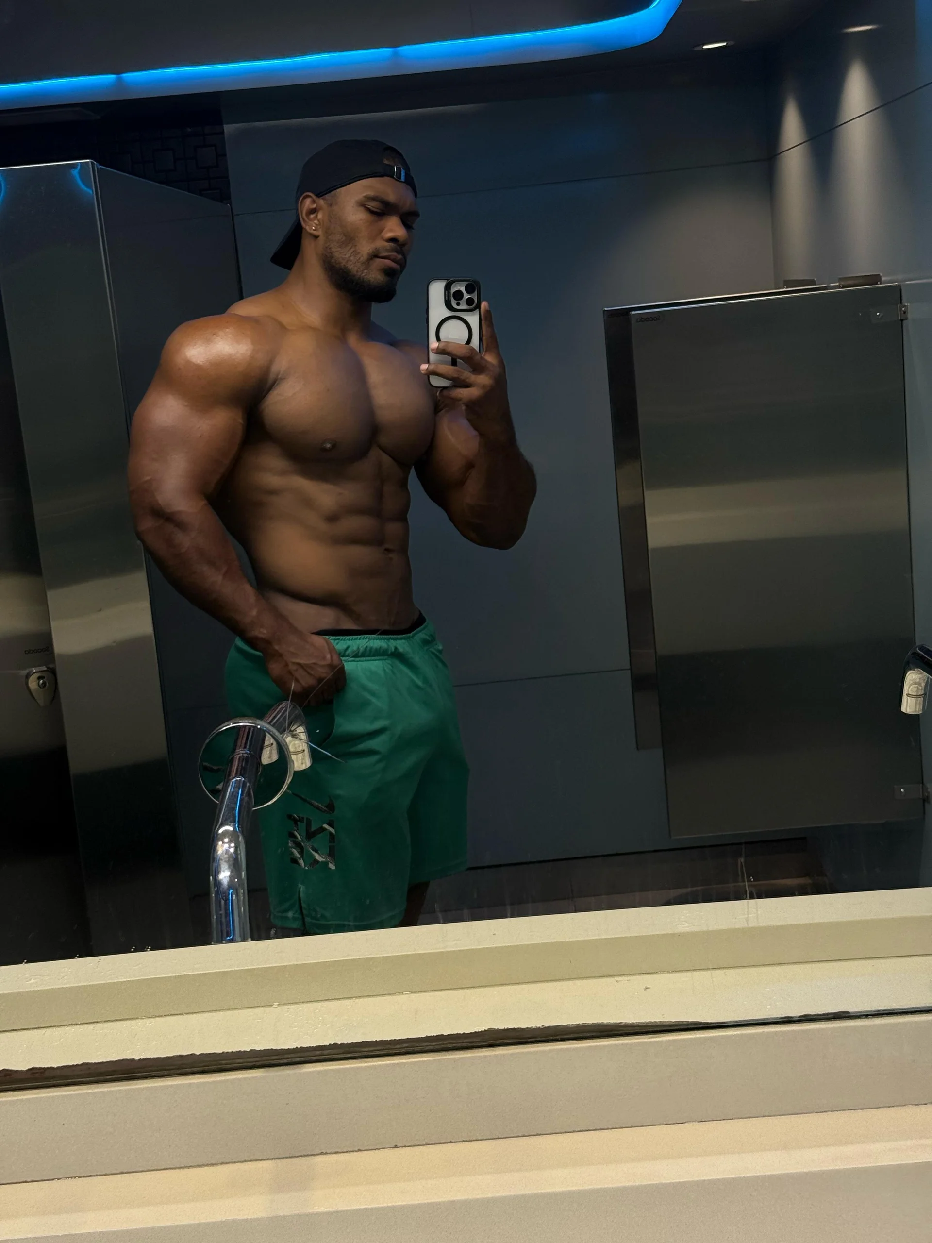 XXX Porn Photo of Nude Tyler_Waka01 9