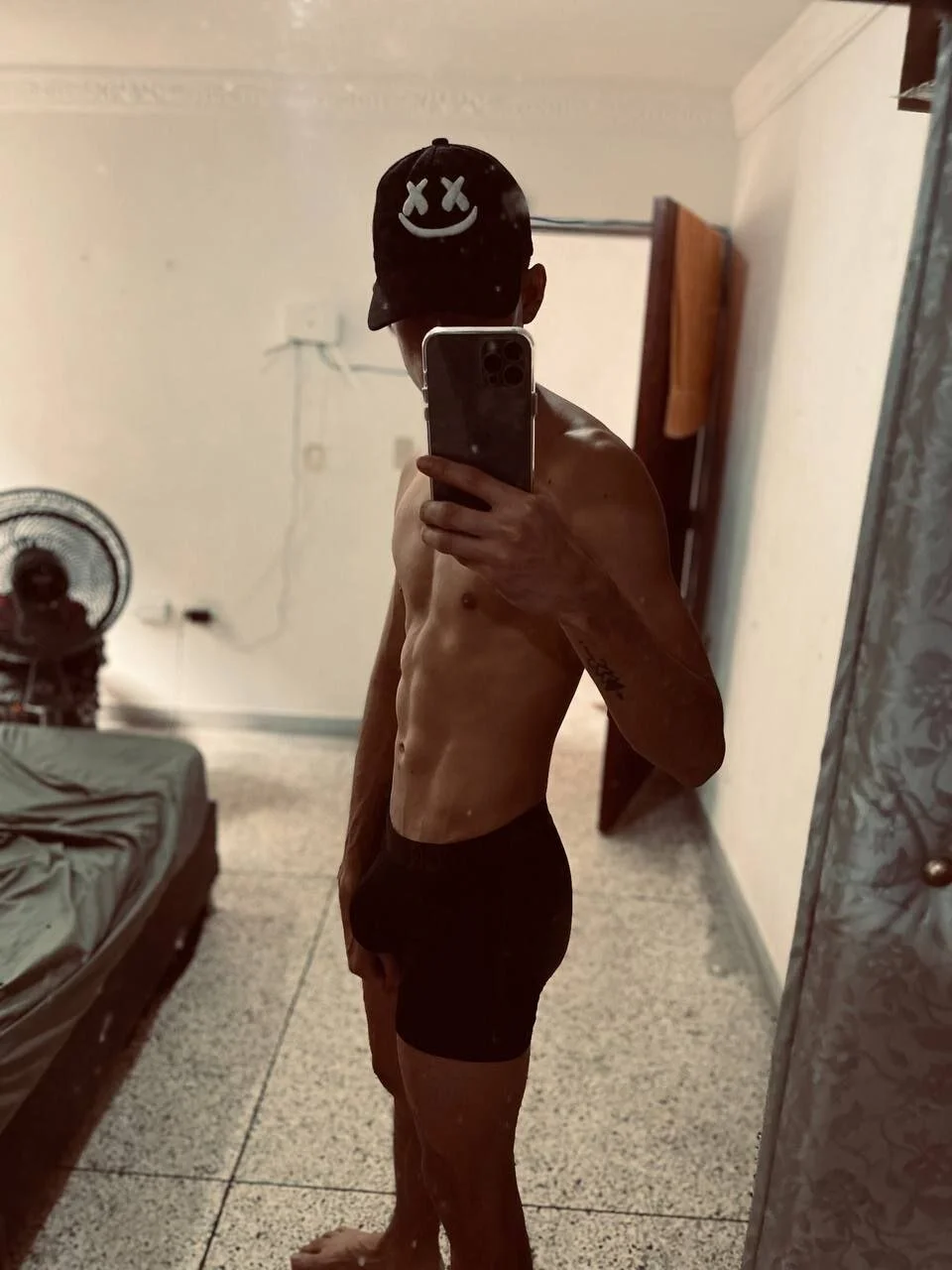 XXX Porn Photo of Nude logan_thomas 34