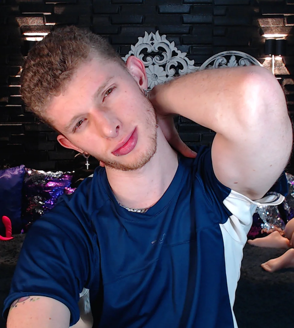 XXX Porn Photo of Nude andrewxbi 12