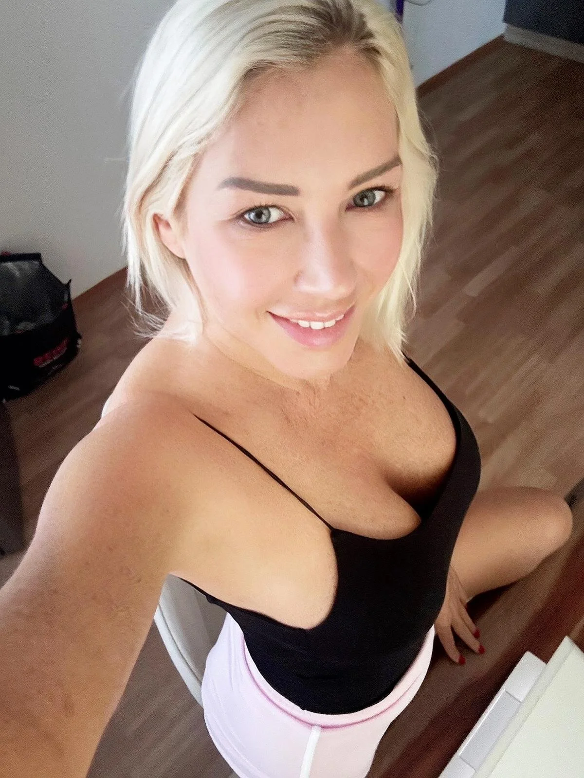 XXX Porn Photo of Nude Roxane880 1