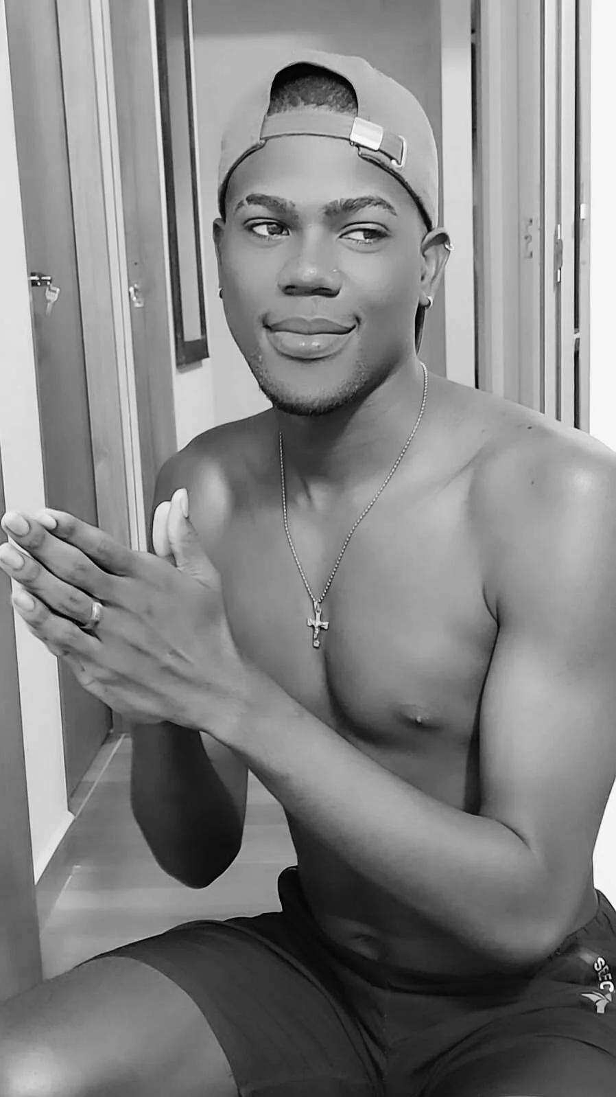 XXX Porn Photo of Nude santi_brown 8