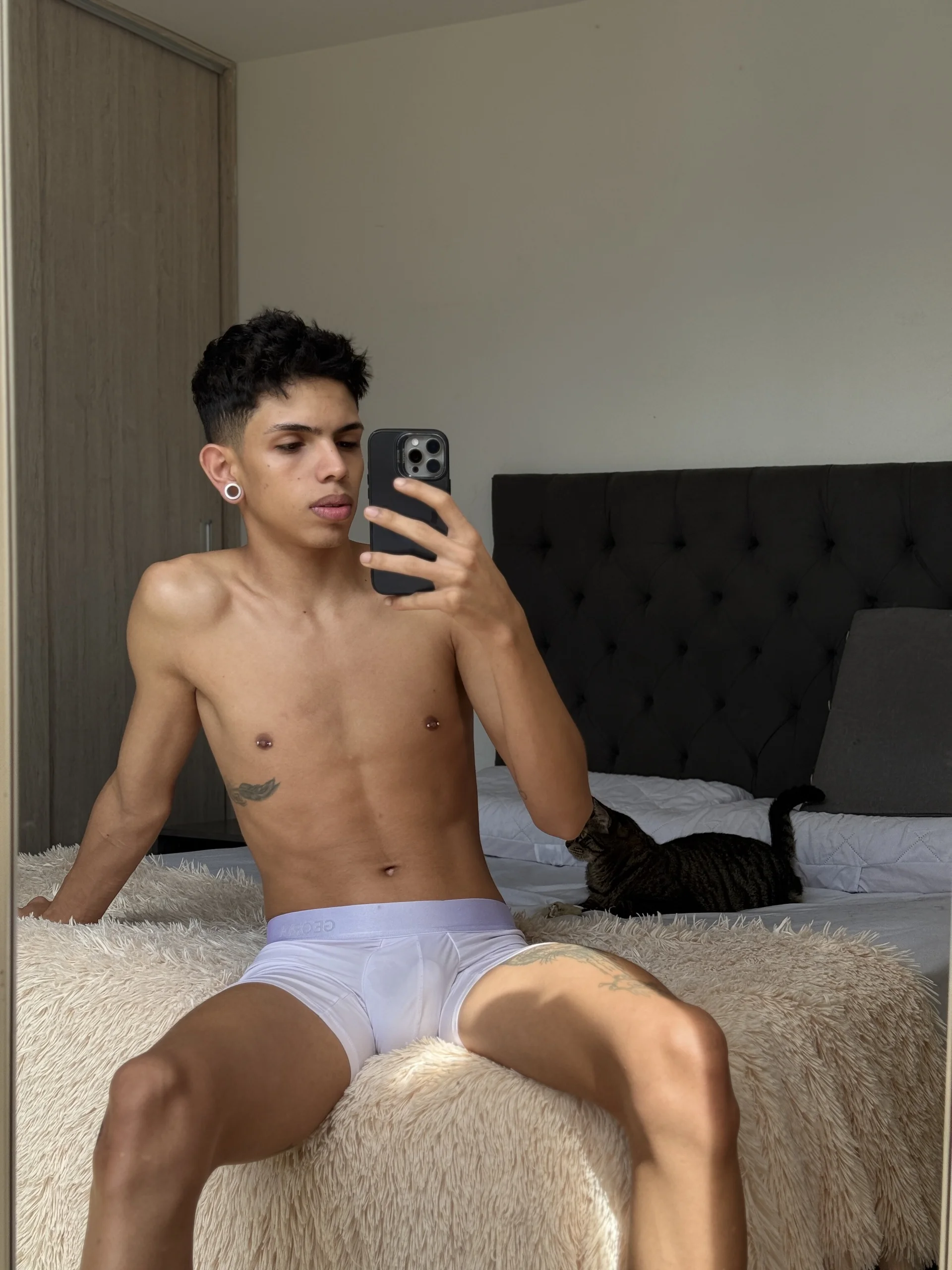 XXX Porn Photo of Nude andrew_magicc 6