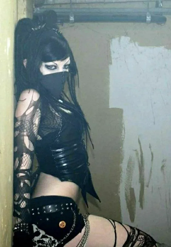 XXX Porn Photo of Nude AliceInChainzx 5