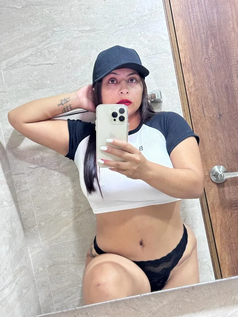 XXX Porn Photo of Nude Angie_e 1