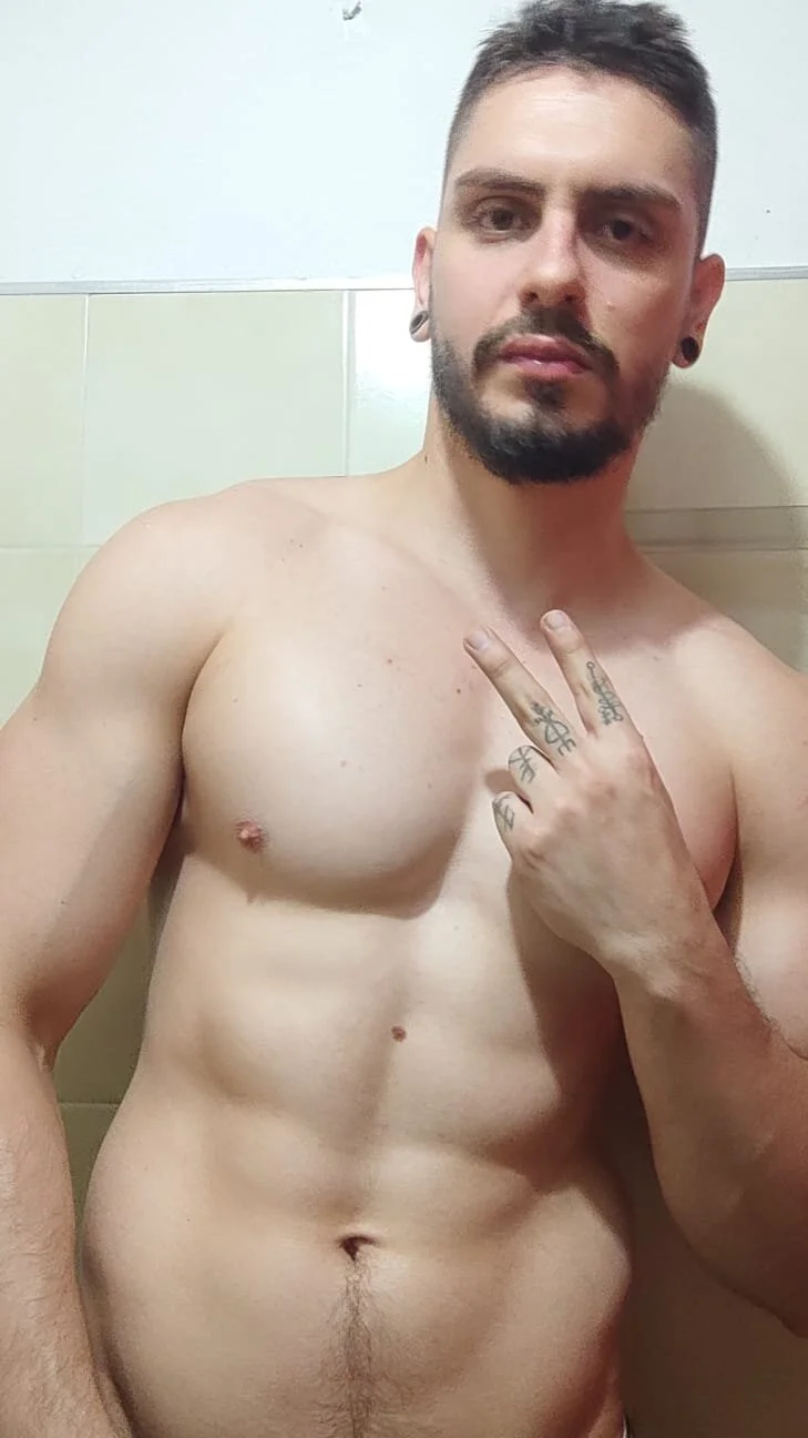 XXX Porn Photo of Nude Aaron_kwok28 12