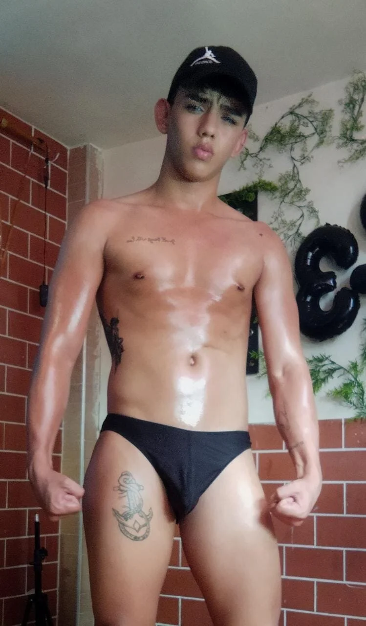 XXX Porn Photo of Nude Apolo__lommelli 19