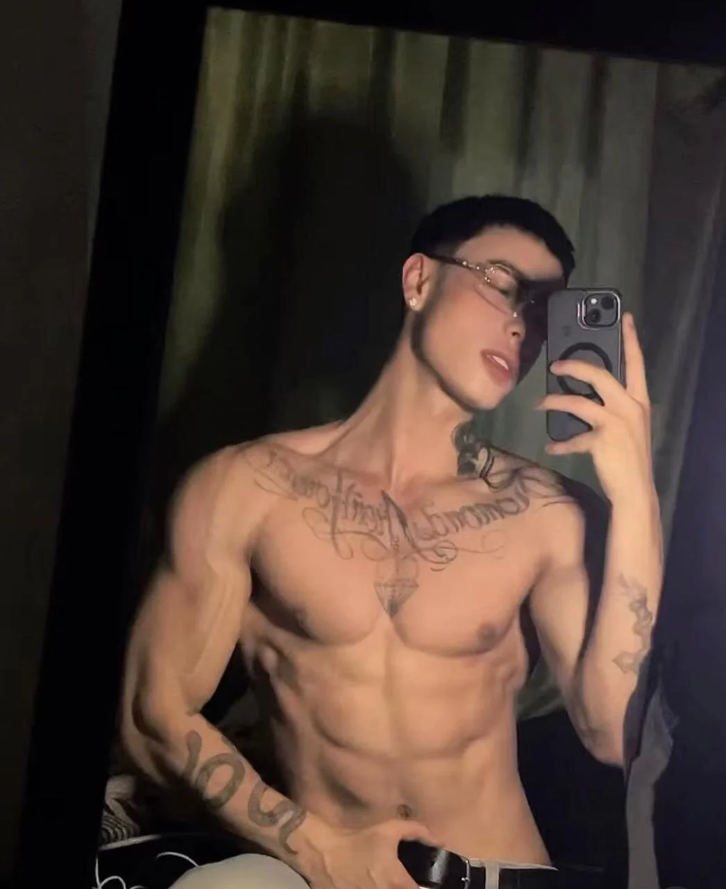 XXX Porn Photo of Nude IanWest_ 2