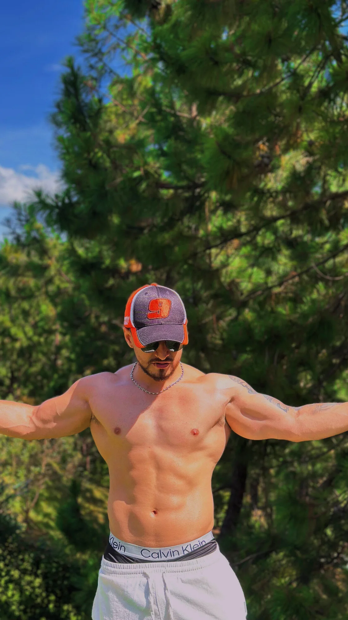 XXX Porn Photo of Nude bradley_martinez 57