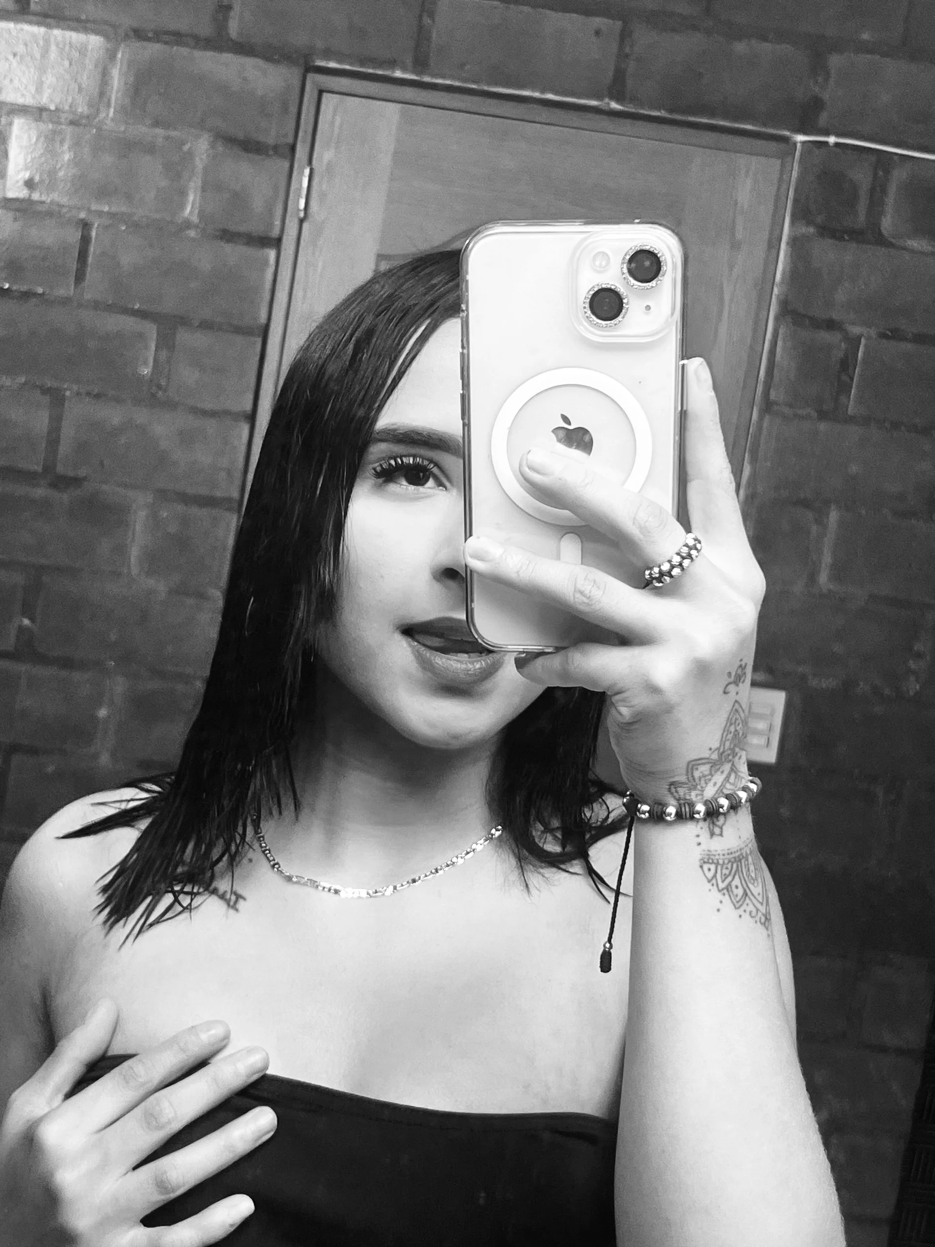 XXX Porn Photo of Nude olivia_roouse 2