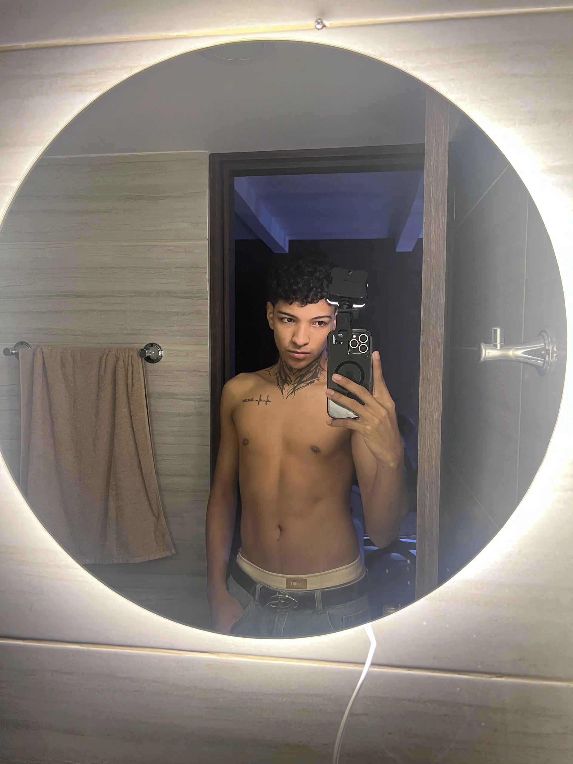 XXX Porn Photo of Nude im_Usuga 3